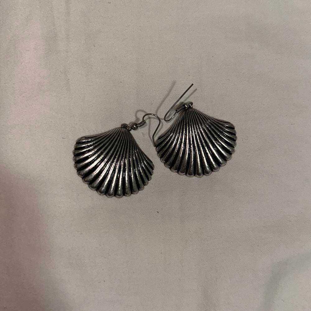 silver seashell earrings
